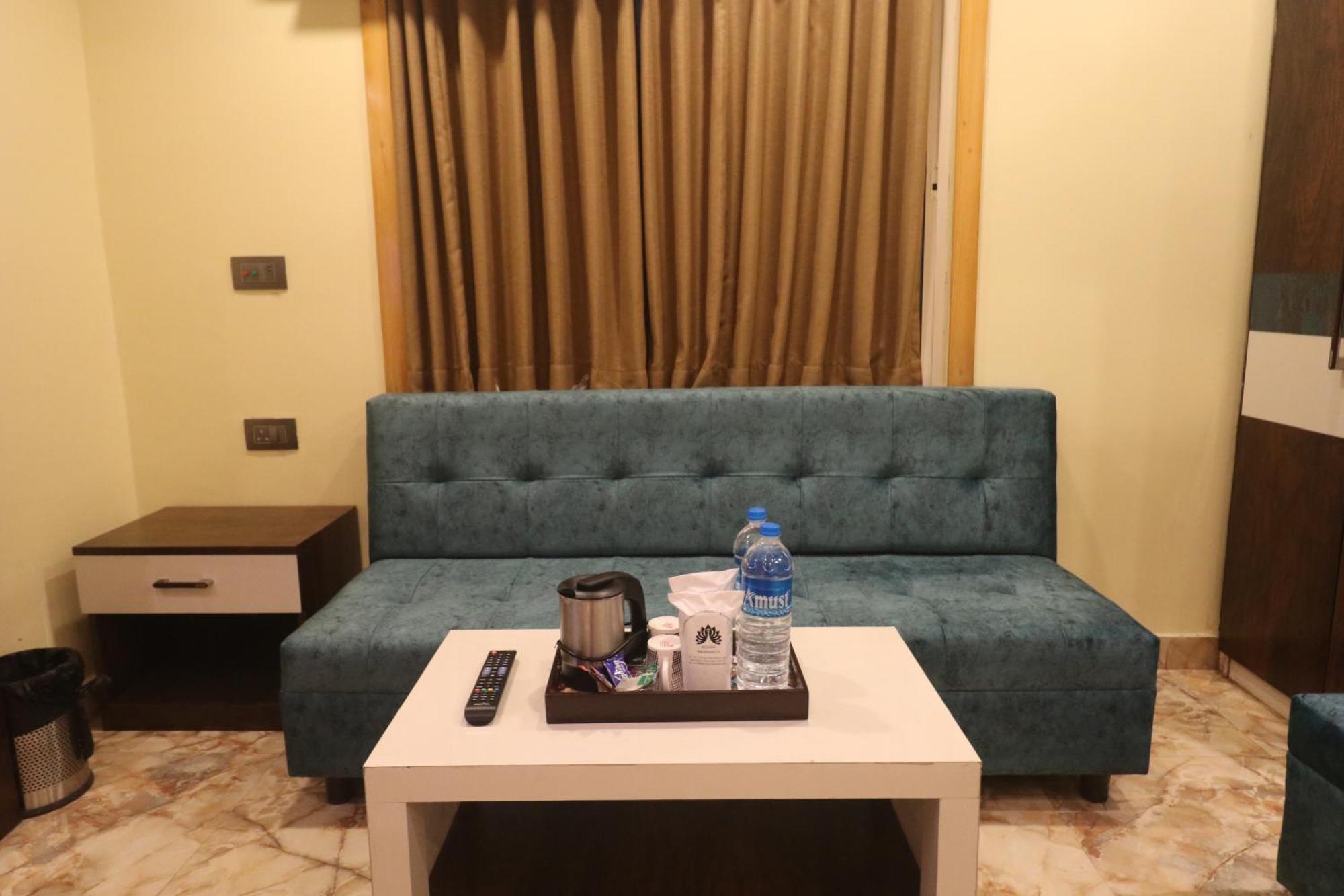 Mohar Residency Hotel โกลกาตา ภายนอก รูปภาพ